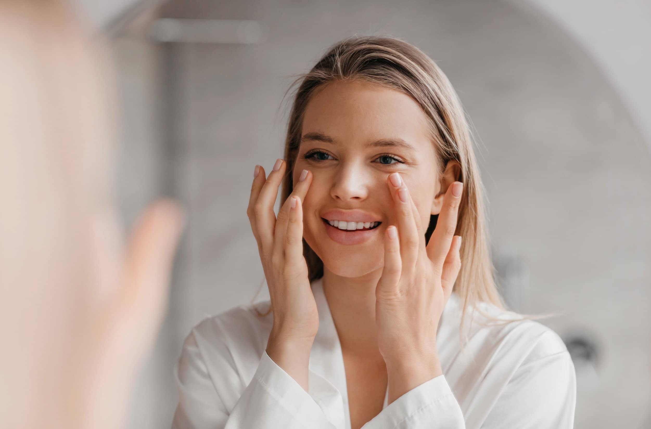 Quels sont les bons gestes à adopter après une injection d’acide hyaluronique sur le visage ? | Dr Rivalier | Lyon